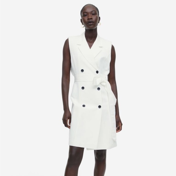 H&M Dresses & Skirts - H&M Collared Buttoned Tie Waist Dress